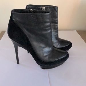 Badgley Mischka high/heel/platform leather bootie